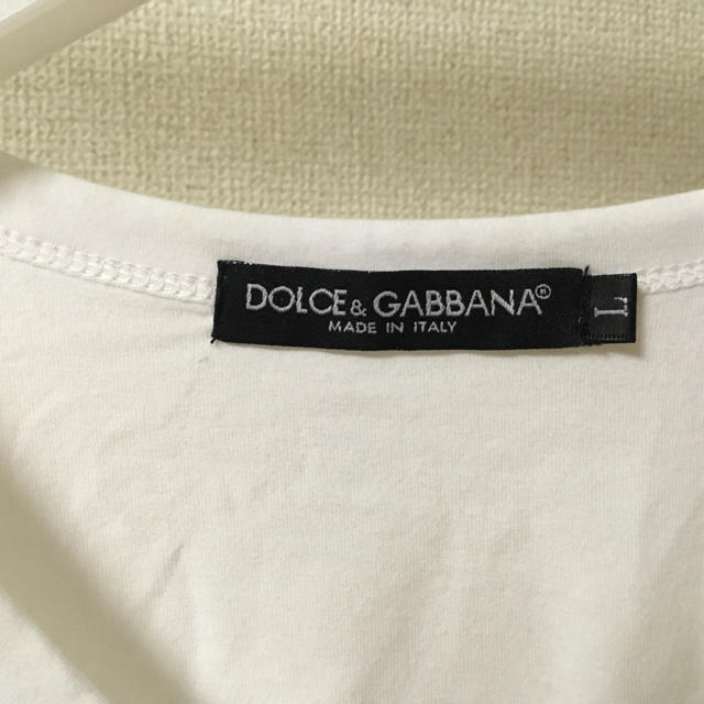 DOLCE&GABBANA(ドルチェアンドガッバーナ)のドルガバ　VネックレザープレートTシャツ メンズのトップス(Tシャツ/カットソー(半袖/袖なし))の商品写真