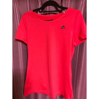 アディダス(adidas)のアディダス　トップス　レディース(Tシャツ(半袖/袖なし))