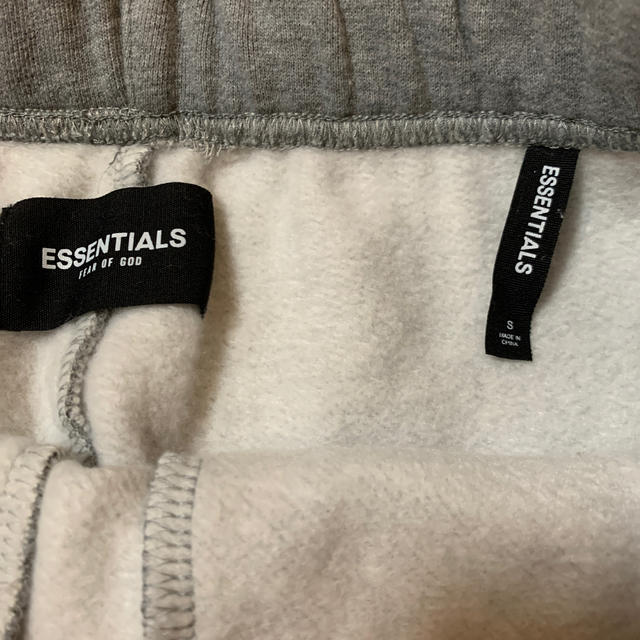 FEAR OF GOD(フィアオブゴッド)のessentials fog ハーフパンツ メンズのパンツ(ショートパンツ)の商品写真