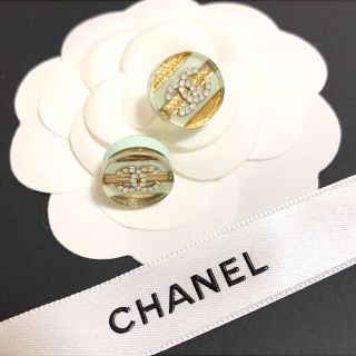 シャネル(CHANEL)の美品 CHANEL 正規品 ボーダー ラインストーン ボタンピアス(ピアス)