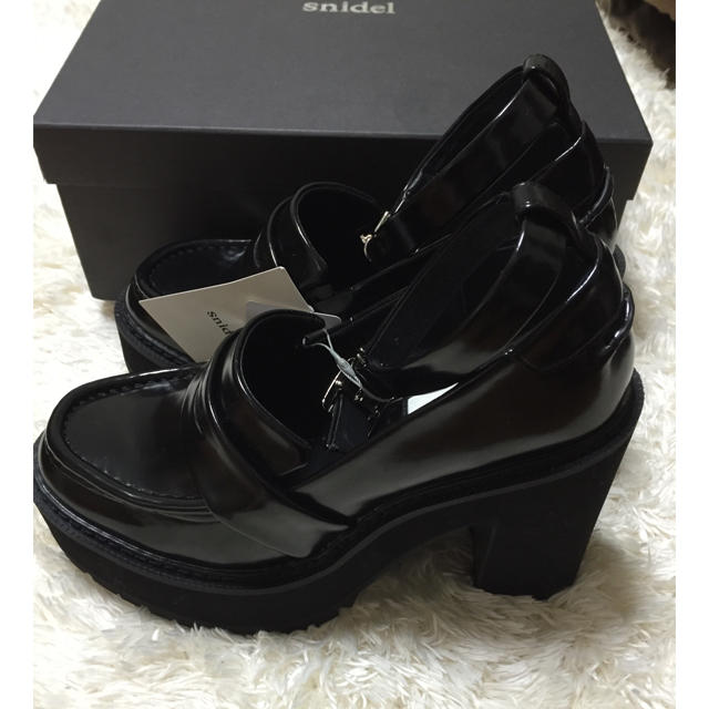 SNIDEL(スナイデル)のスナイデル ヒールローファー タグ付き レディースの靴/シューズ(ローファー/革靴)の商品写真