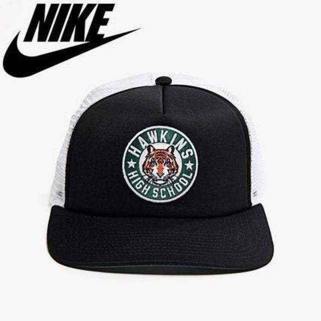 NIKE(ナイキ)の【完売品】ナイキ×ストレンジャーシングス　プロ キャップ　黒 メンズの帽子(キャップ)の商品写真