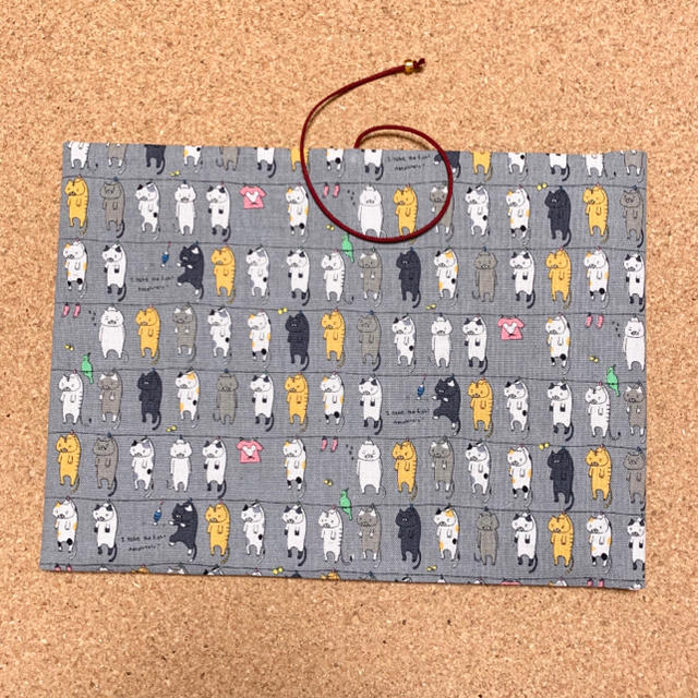 《 四六判》ブックカバー  ハンドメイド 洗濯にゃんこ グレー ハンドメイドの文具/ステーショナリー(ブックカバー)の商品写真