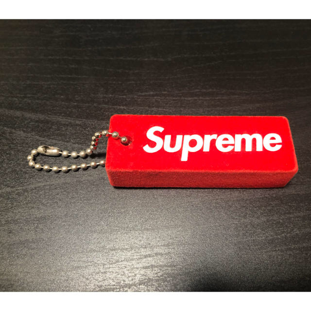 Supreme(シュプリーム)のsupreme シュプリーム  ボックスロゴキーホルダー　レッド メンズのファッション小物(キーホルダー)の商品写真