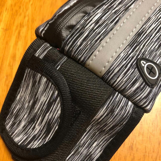 ウエストポーチ 防水 ボディバッグ ランニング ブラック マーブル メンズのバッグ(ウエストポーチ)の商品写真