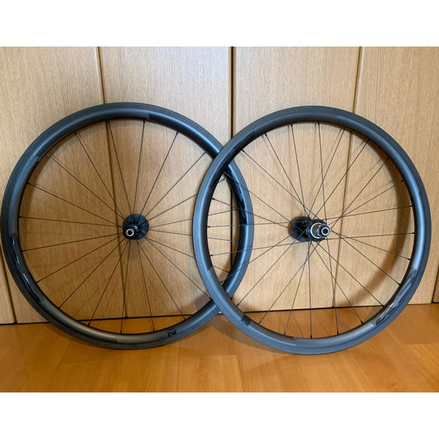 パーツNovatec R3 Clincher Tubeless Carbon ホイール