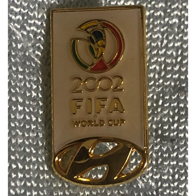 未使用！　HYUNDAI 2002FIFAワールドカップ　ピンバッジ　5個 スポーツ/アウトドアのサッカー/フットサル(記念品/関連グッズ)の商品写真