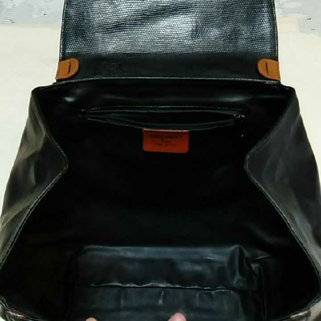 ☆美品・レア☆NINA RICCI(ニナリッチ)2wayレザー型押しバッグ