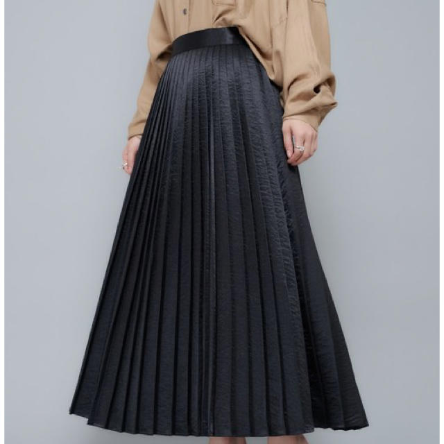 STUDIOUS(ステュディオス)の値下げCIAOPANICサテンプリーツロングスカート レディースのスカート(ロングスカート)の商品写真