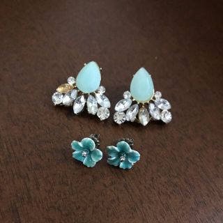 サニーレーベル(Sonny Label)の難あり ピアス2点セット ビジュー  フラワー お花 ハイビスカス ブルー (ピアス)