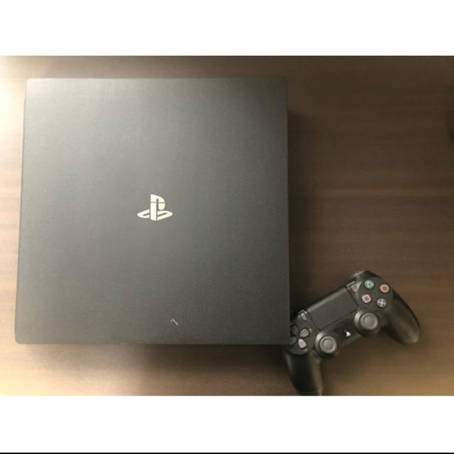 PlayStation4(プレイステーション4)のSONY PlayStation4 Pro 本体 CUH-7100BB01 エンタメ/ホビーのゲームソフト/ゲーム機本体(家庭用ゲーム機本体)の商品写真