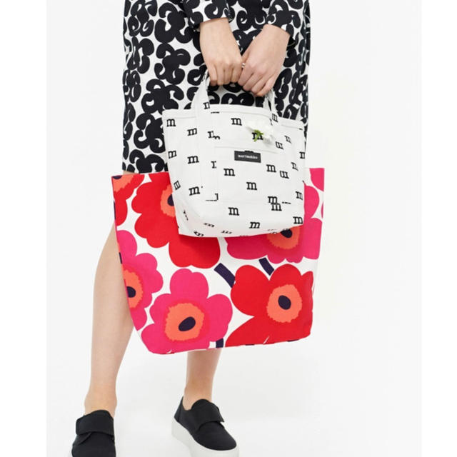 marimekko(マリメッコ)のマリメッコ/Mini Peruskassi Iso Logomaniaトート キッズ/ベビー/マタニティのこども用ファッション小物(傘)の商品写真