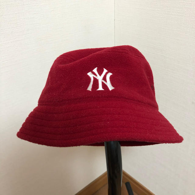 NEW ERA(ニューエラー)のニューエラ バケットハット 冬用 キッズ レッド キッズ/ベビー/マタニティのこども用ファッション小物(帽子)の商品写真