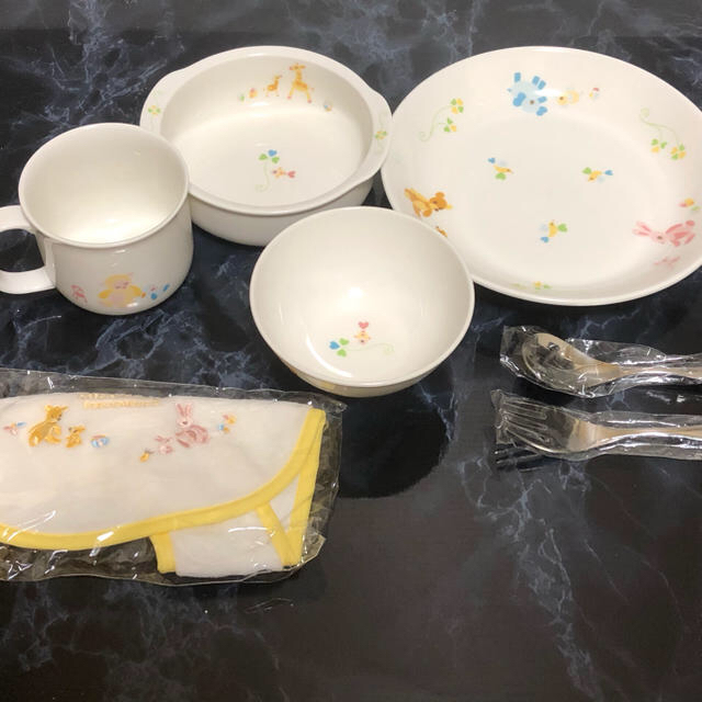 MIKIMOTO(ミキモト)のhiromayu様専用 MIKIMOTO ミキモトベビー食器+スタイ 7点セット キッズ/ベビー/マタニティの授乳/お食事用品(離乳食器セット)の商品写真