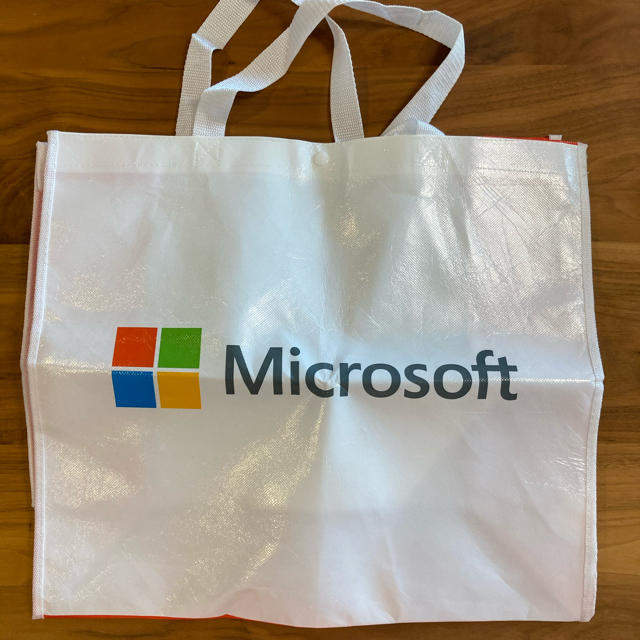 Microsoft(マイクロソフト)のMicrosoft マイクロソフト　不織布　バッグ エンタメ/ホビーのコレクション(ノベルティグッズ)の商品写真