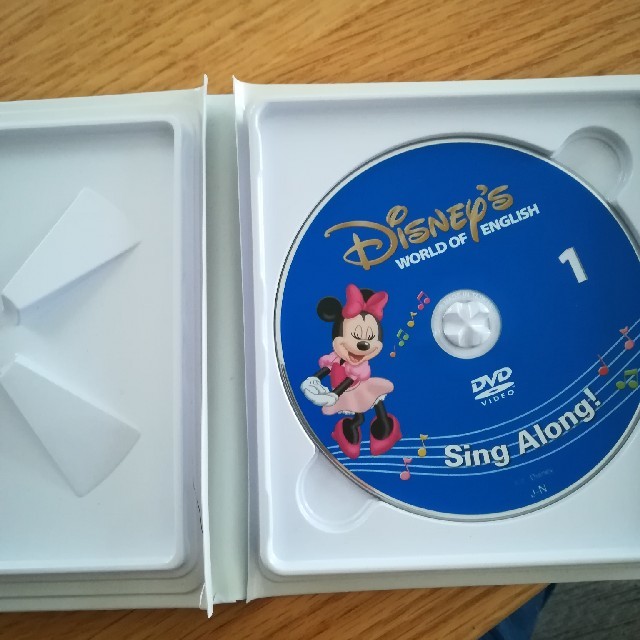 Disney(ディズニー)のディズニーワールドファミリー　シングアロングDVD エンタメ/ホビーのDVD/ブルーレイ(キッズ/ファミリー)の商品写真