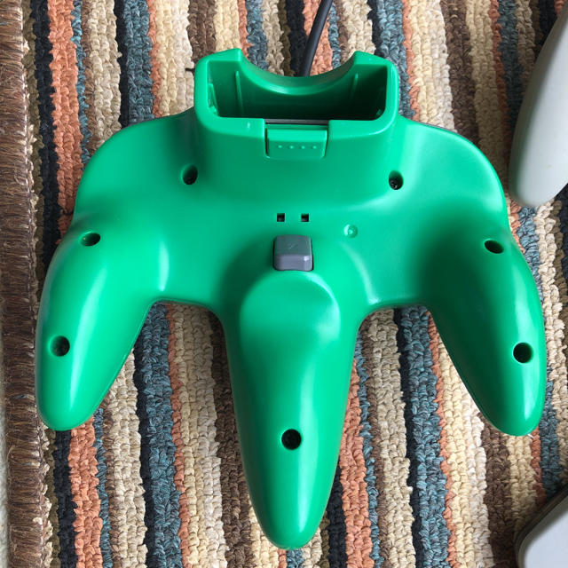 NINTENDO 64(ニンテンドウ64)の美品☆ ニンテンドー64 コントローラー　Nintendo 3つセット エンタメ/ホビーのゲームソフト/ゲーム機本体(家庭用ゲーム機本体)の商品写真