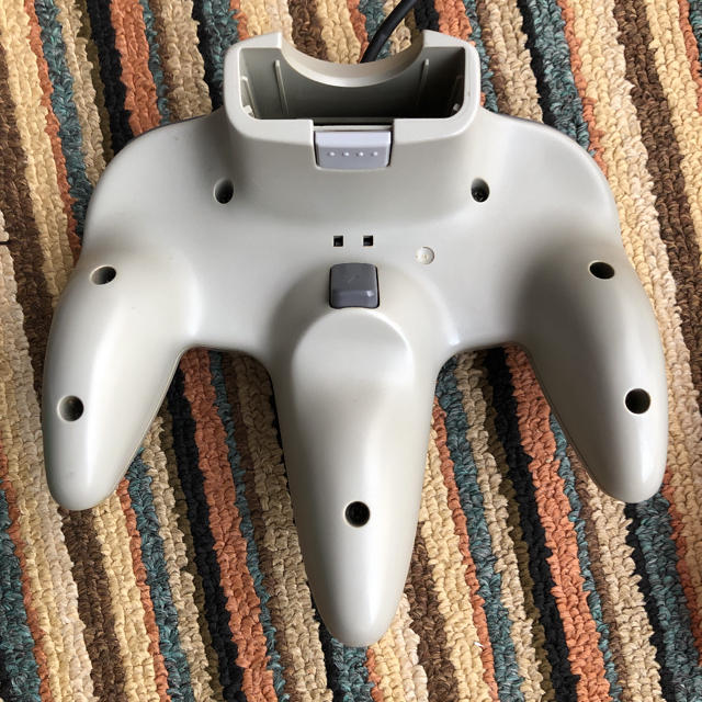 NINTENDO 64(ニンテンドウ64)の美品☆ ニンテンドー64 コントローラー　Nintendo 3つセット エンタメ/ホビーのゲームソフト/ゲーム機本体(家庭用ゲーム機本体)の商品写真