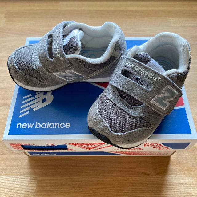 New Balance(ニューバランス)のニューバランス　ベビースニーカー　13.5 キッズ/ベビー/マタニティのベビー靴/シューズ(~14cm)(スニーカー)の商品写真