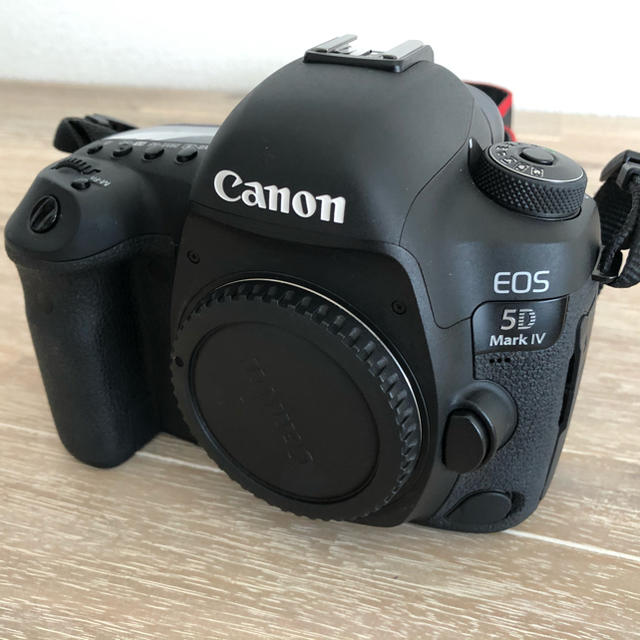 Canon(キヤノン)のCanon 5D mark4 スマホ/家電/カメラのカメラ(デジタル一眼)の商品写真