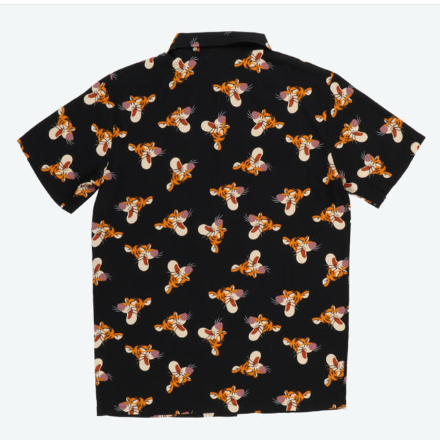 Disney(ディズニー)のまさお様専用品 ディズニーリゾート ティガー アロハシャツ インパ シャツ 2枚 レディースのトップス(シャツ/ブラウス(半袖/袖なし))の商品写真