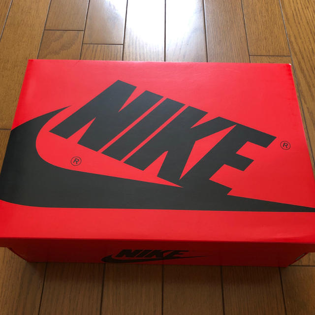 NIKE(ナイキ)のNIKE WMNS AIR JORDAN 1 HIGH OG SATIN RED レディースの靴/シューズ(スニーカー)の商品写真