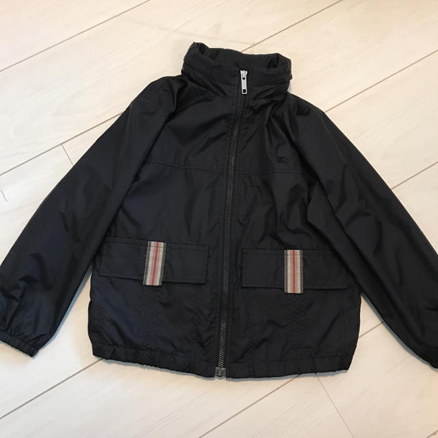 BURBERRY(バーバリー)の美品　バーバリー　キッズ　ナイロン ジャケット キッズ/ベビー/マタニティのキッズ服男の子用(90cm~)(ジャケット/上着)の商品写真