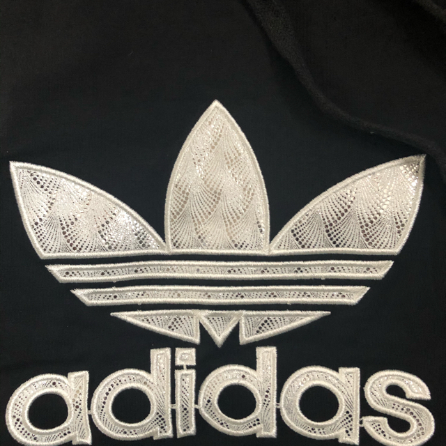 adidas(アディダス)のアディダス　オリジナルフード付きワンピース　 レディースのワンピース(ひざ丈ワンピース)の商品写真