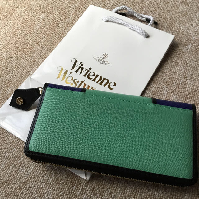 Vivienne Westwood(ヴィヴィアンウエストウッド)の本日最終値下⭐️Vivienne Westwood⭐️ヴィヴィアン長財布 レディースのファッション小物(財布)の商品写真