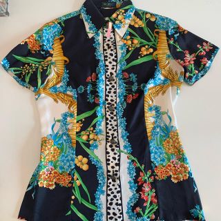 ヴェルサーチ(VERSACE)の<レア>Versace シルクシャツ(シャツ/ブラウス(半袖/袖なし))