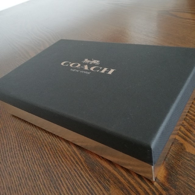 COACH(コーチ)のコーチ　箱のみ　ゴールド その他のその他(その他)の商品写真