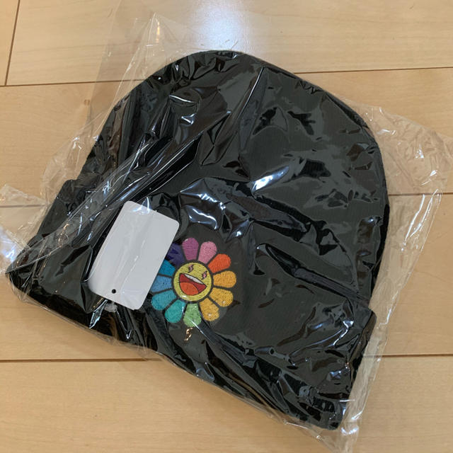 OFF-WHITE(オフホワイト)の村上隆 x J Balvin RAINBOW FLOWER BEANIE 正規品 メンズの帽子(ニット帽/ビーニー)の商品写真