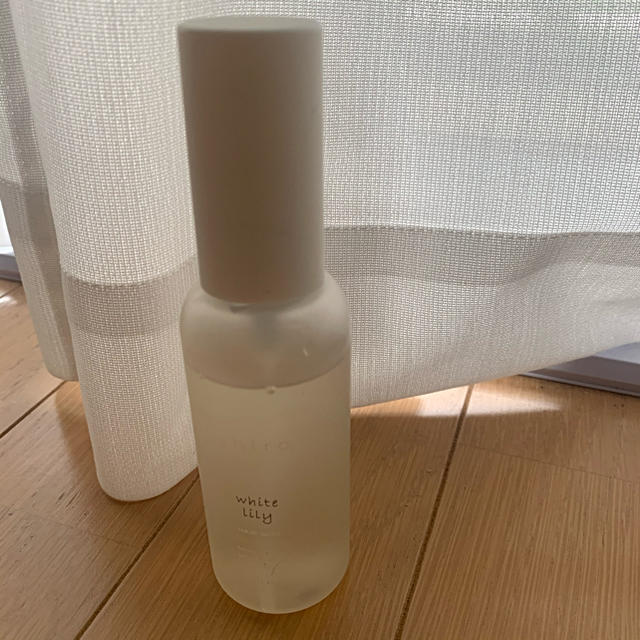 shiro(シロ)の値下げしました！shiro ホワイトリリー ヘアミスト 80ml コスメ/美容のヘアケア/スタイリング(ヘアウォーター/ヘアミスト)の商品写真