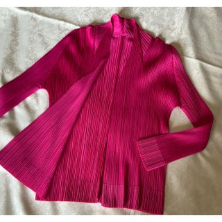 プリーツプリーズイッセイミヤケ(PLEATS PLEASE ISSEY MIYAKE)の専用　プリーツプリーズ　ピンクの上着　美品(カットソー(長袖/七分))