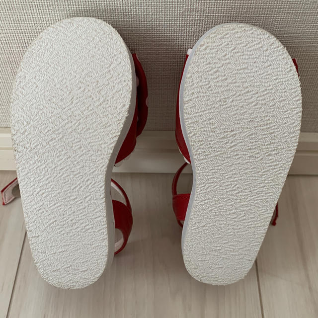 Shirley Temple(シャーリーテンプル)のシャーリーテンプル　ドットリボン　サンダル キッズ/ベビー/マタニティのベビー靴/シューズ(~14cm)(サンダル)の商品写真
