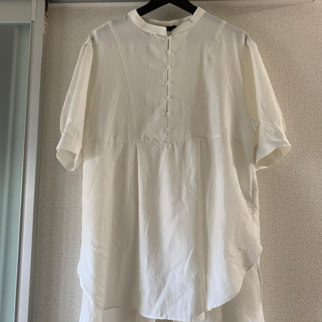 w closet(ダブルクローゼット)のバンドネック後ろリボン半袖プルオーバー レディースのトップス(シャツ/ブラウス(半袖/袖なし))の商品写真