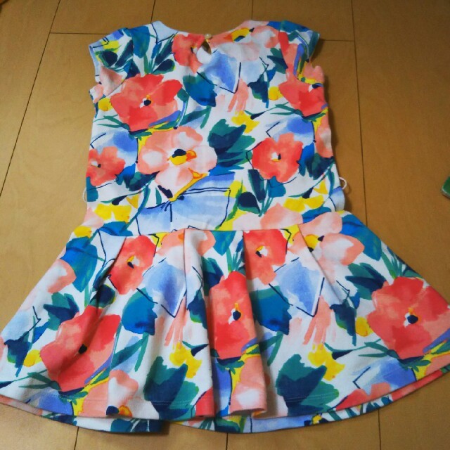 GYMBOREE(ジンボリー)の☆GYMBOREE☆ 花柄ワンピース size５ キッズ/ベビー/マタニティのキッズ服女の子用(90cm~)(ワンピース)の商品写真