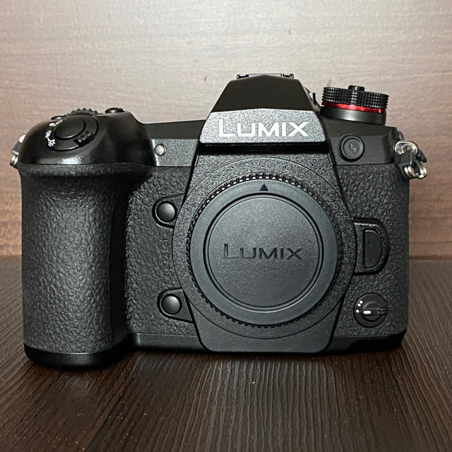 Panasonic(パナソニック)のLUMIX DC-G9 PRO ボディ スマホ/家電/カメラのカメラ(ミラーレス一眼)の商品写真