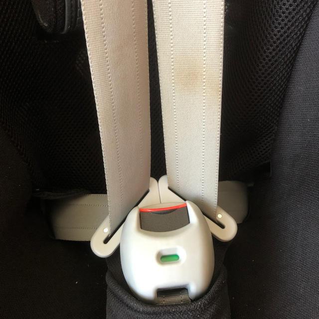 エールベベ　isofix キュート•フィックス　チャイルドシート キッズ/ベビー/マタニティの外出/移動用品(自動車用チャイルドシート本体)の商品写真