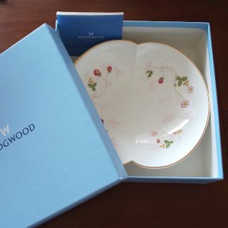 ウェッジウッド(WEDGWOOD)の【新品】ウェッジウッド WEDGWOODワイルドストロベリー お皿(食器)