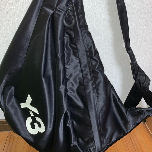 Y-3(ワイスリー)のY-3 メッセンジャーバッグ メンズのバッグ(ボディーバッグ)の商品写真
