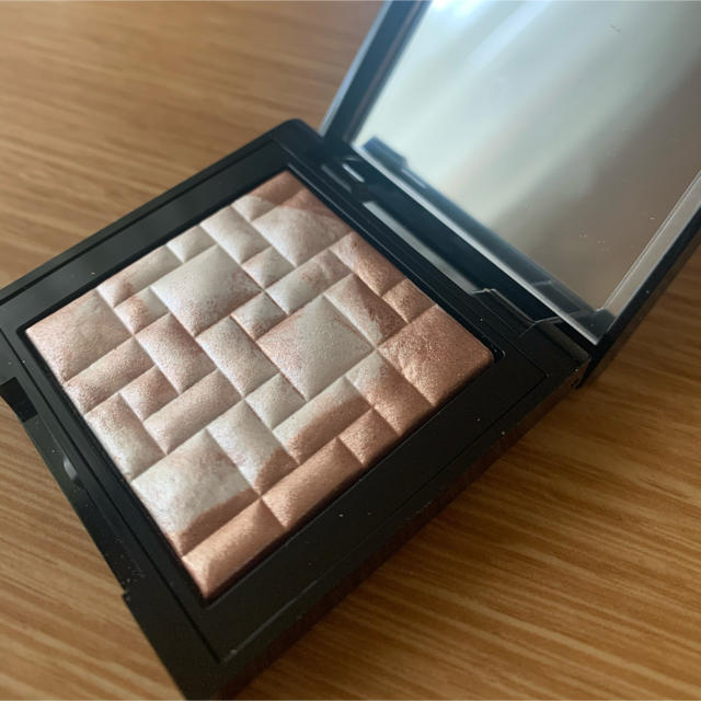 BOBBI BROWN(ボビイブラウン)のボビイブラウン　フェイスカラー　BOBBI BROWN コスメ/美容のベースメイク/化粧品(フェイスカラー)の商品写真