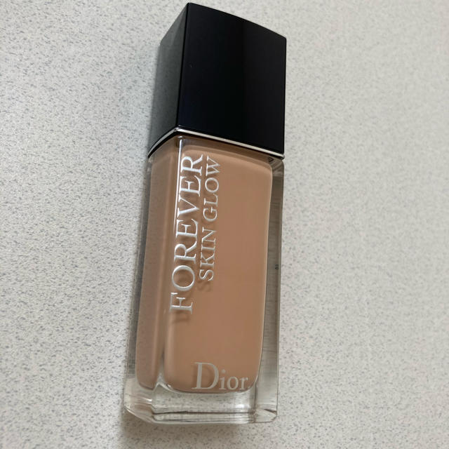 Dior(ディオール)のDior フォーエヴァー　フルイド　グロウ　1,5N リキッドファンデ コスメ/美容のベースメイク/化粧品(ファンデーション)の商品写真