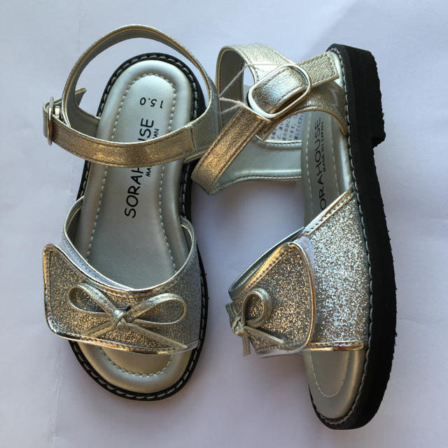 キラキラ サンダル15cm シルバー キッズ/ベビー/マタニティのキッズ靴/シューズ(15cm~)(サンダル)の商品写真