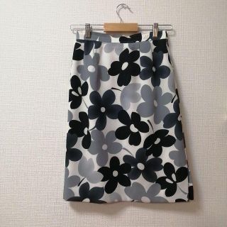 クレージュ(Courreges)の【状態良好】Courreges　ロングスカート 花柄　ボタニカル柄　Lサイズ(ひざ丈スカート)