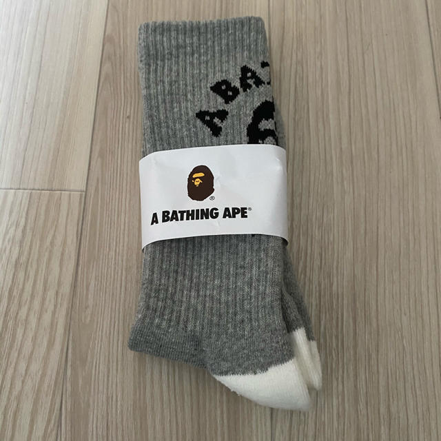 A BATHING APE(アベイシングエイプ)のA BATHING APE アベイシングエイプソックス グレー　灰色　一足分 メンズのレッグウェア(ソックス)の商品写真