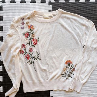 リリーブラウン(Lily Brown)のリリーブラウン トップス 花柄 刺繍(カットソー(長袖/七分))