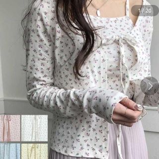 ディーホリック(dholic)の完売品⭐︎小花柄キャミカーデセット(キャミソール)