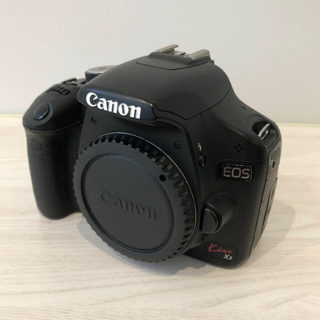 CANON EOS Kiss X3 1