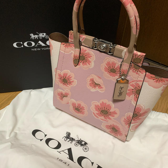 COACH(コーチ)の【レア】COACH サクラ プリント Troupe トループ トート 新品 レディースのバッグ(ハンドバッグ)の商品写真